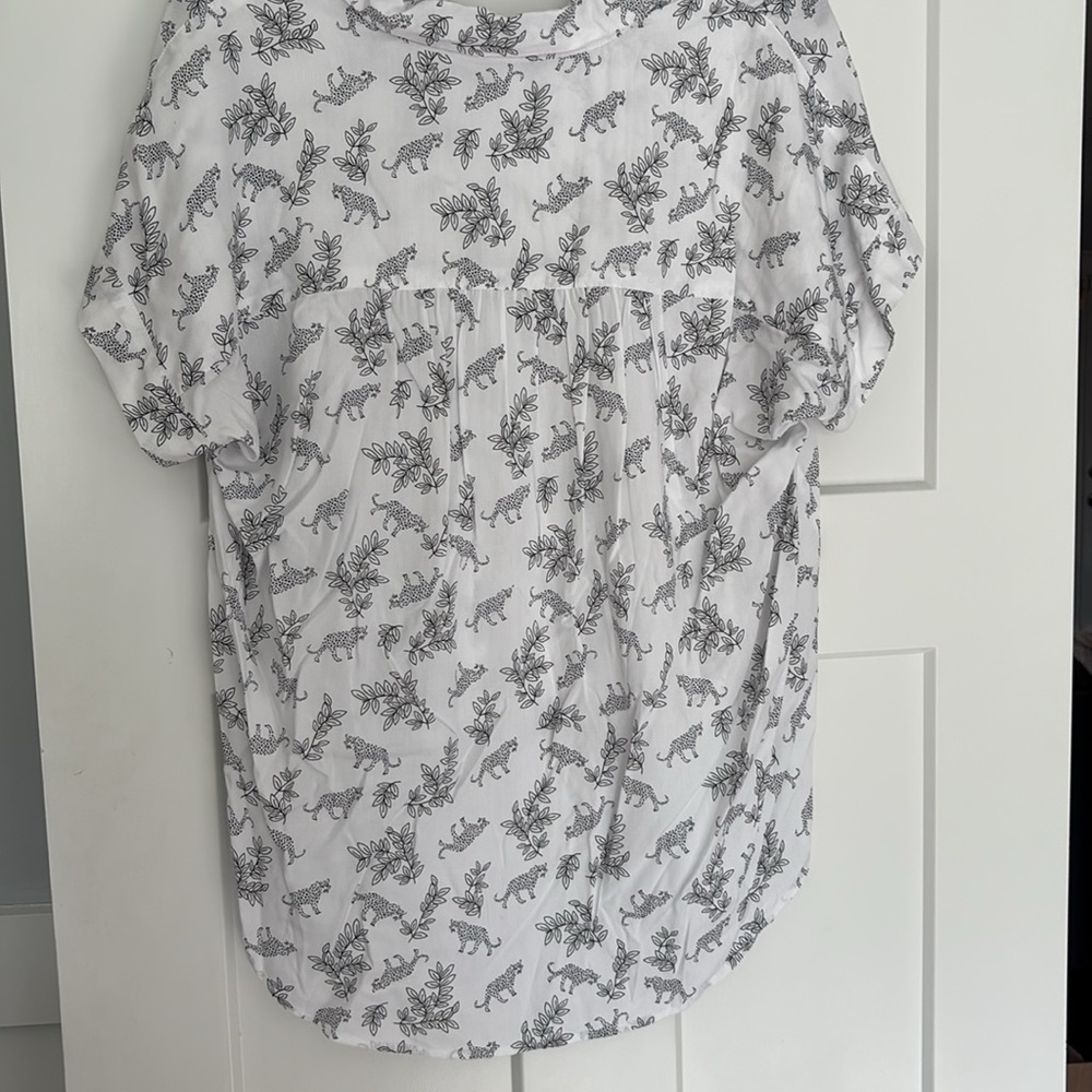 Cheetah pattern button up - Picture 9 of 9